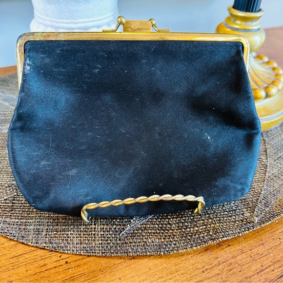 VINTAGE MADE IN ITALY TOP CLASP CLUTCH 5”H - 7”W TWO POCKET COMPARTMENT RARE - Picture 9 of 9